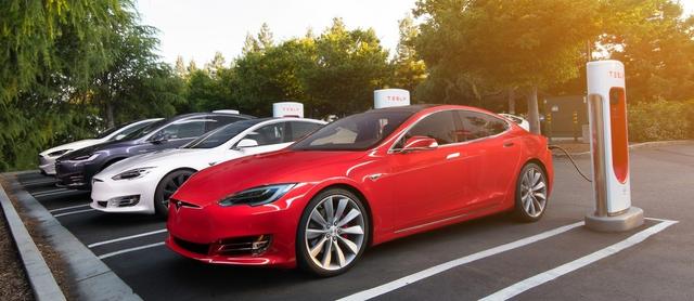 进化的Tesla:从首台车到Model3电池密度增30%
