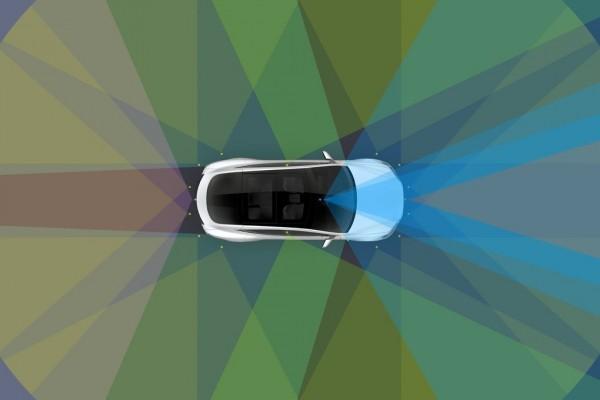 特斯拉推送Autopilot更新 自动驾驶模式限速72km/h