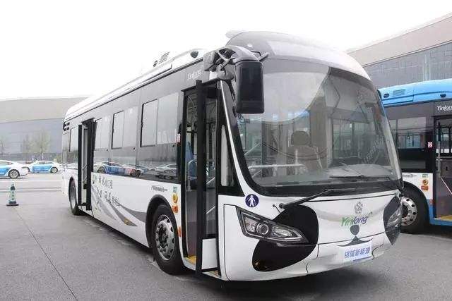 银隆推出熊猫造型公交车，厂区遭堵门，银隆称不改技术路线仅为短期调整