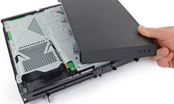 新版PS4拆机：内存模块减少功耗更低