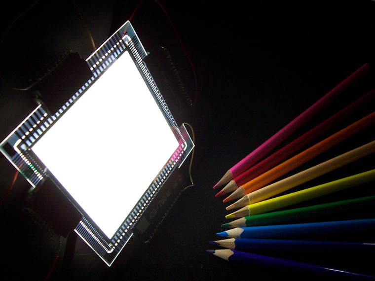 显示巨头纷纷发力OLED Micro-LED为液晶技术续命还来得及吗？