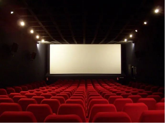 电影院都倒闭掉一半了，为什么《唐探3》还不在网络上映？