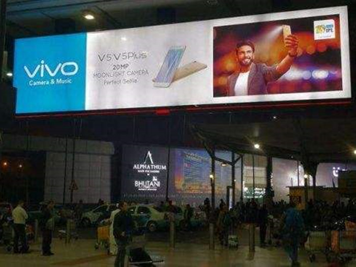  OPPO和vivo在印度市场狂投23亿搞营销：广告牌被占满