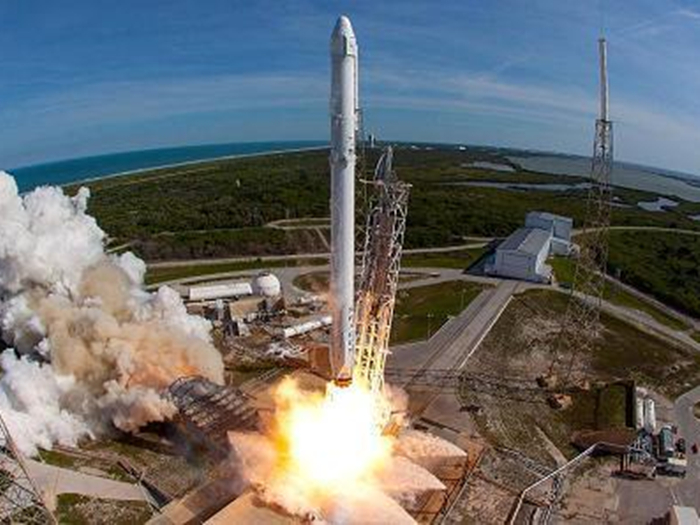 SpaceX要在发射场附近翻新火箭 加快发射步伐