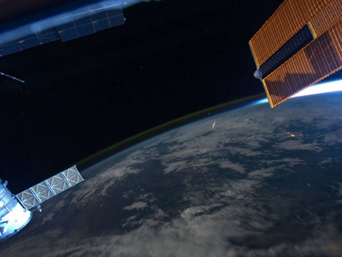 SpaceX公司龙飞船重复使用 第二次成功返回地球