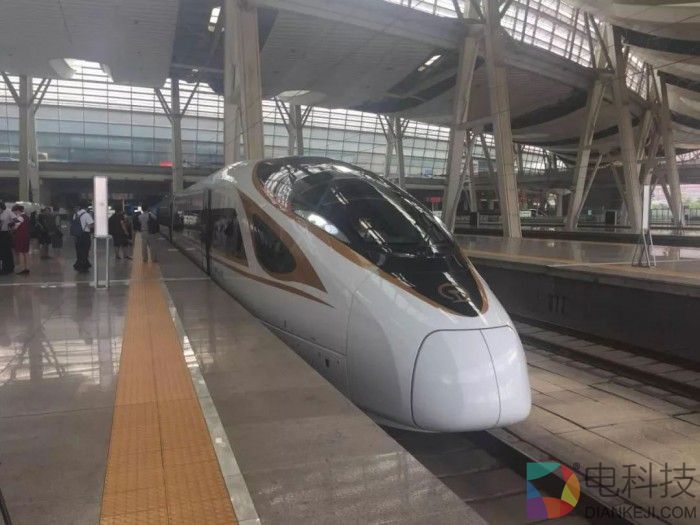 加长版复兴号来了 全球最长高速列车京沪线开跑