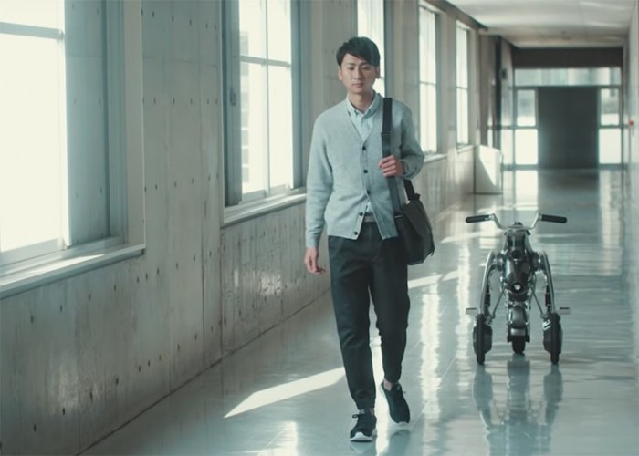 日本研发两用智能AI伙伴机器人