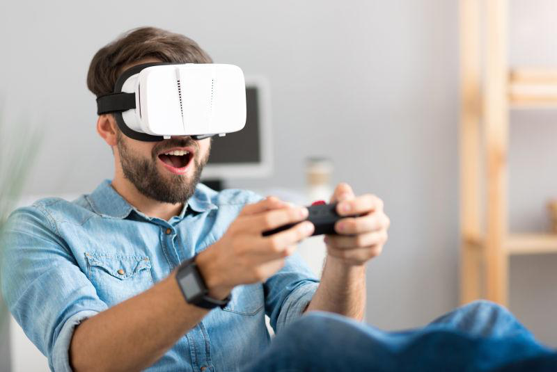 沉浸虚拟游戏，怎能没有VR娱乐设备加持？