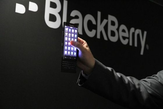 黑莓也要跟风推出双曲面屏手机？