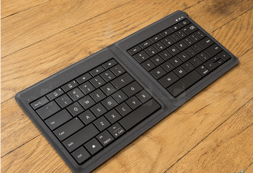 微软可折叠键盘体验 蓝牙连接超薄便携