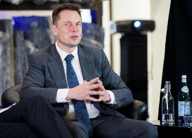 跟SpaceX的CEO马斯克一起工作会是怎样的体验？