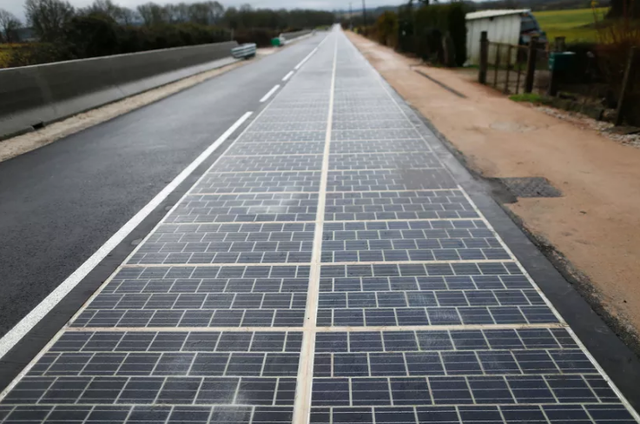 1公里造价高达3610万 世界首条太阳能道路投入使用