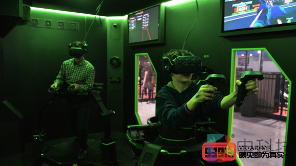 Omniverse VR Arena是Virtuix Omni跑步机的最新版本