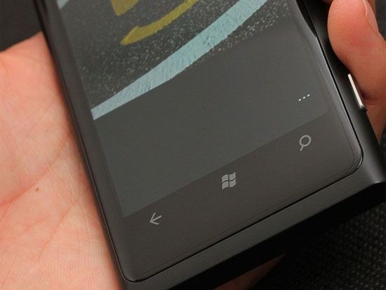 没错！500块的Lumia也能升级Windows 10