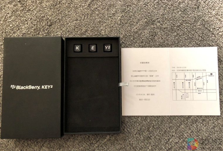 黑莓Key2手机：全面屏时代的珍贵异类，因为它依然坚持物理全键盘