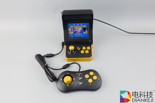 NEOGEO MINI游戏机：能装进口袋的街机，内置40款游戏，支持双人畅玩