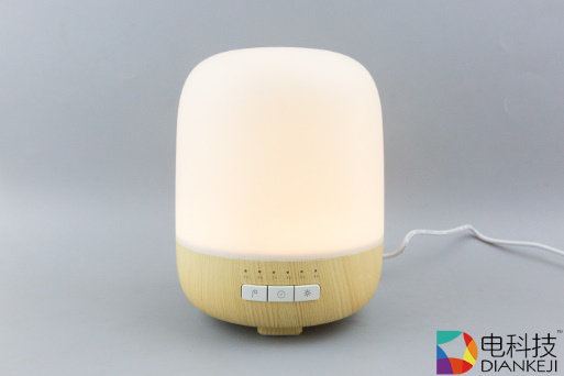 Emoi 香薰灯：可当音箱与氛围灯的加湿器，功能多到无可挑剔