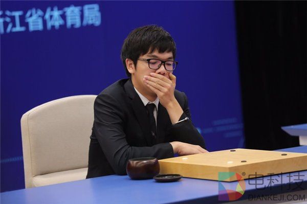 最终，柯洁和AlphaGo分别踏上各自的旅程